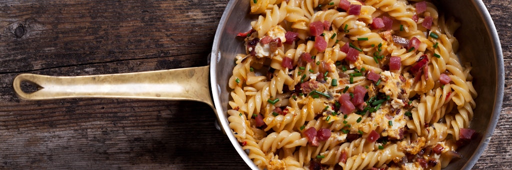 One-Pot-Pasta lässt sich in vielen unterschiedlichen Varianten zubereiten. Probieren Sie sich aus und finden Sie Ihr Lieblings-Gericht. 