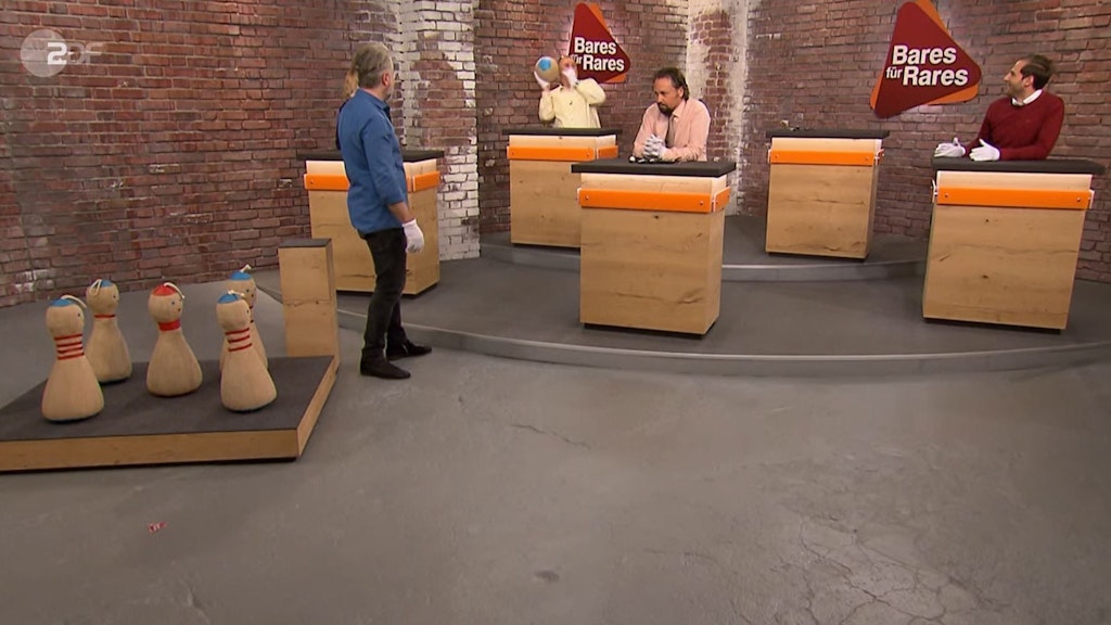 „Bares für Rares“: Die Händler haben Spaß mit dem Therapiekegel-Set.