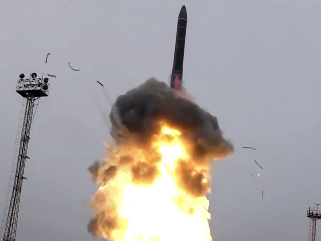 Ein undatiertes Foto vom Start einer russischen Hyperschall-Rakete.