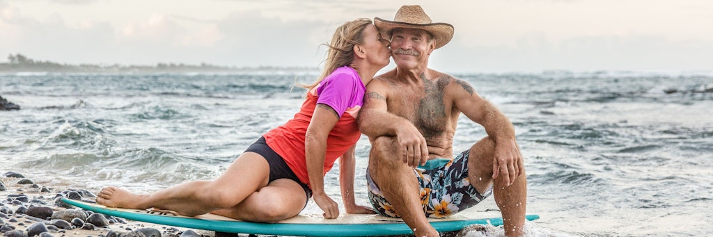 Die Reimanns: Manu und Konny leben auf Hawaii. Zum Meer hat Manu aber eine schwierige Beziehung.
