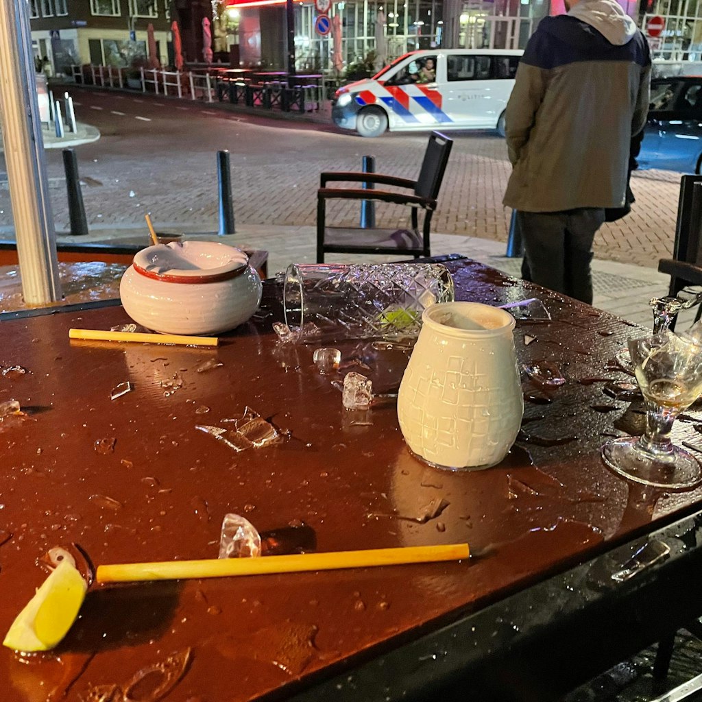 Nachwirkungen der nächtlichen Hooligan-Attacke im De Huismeester in Rotterdam.