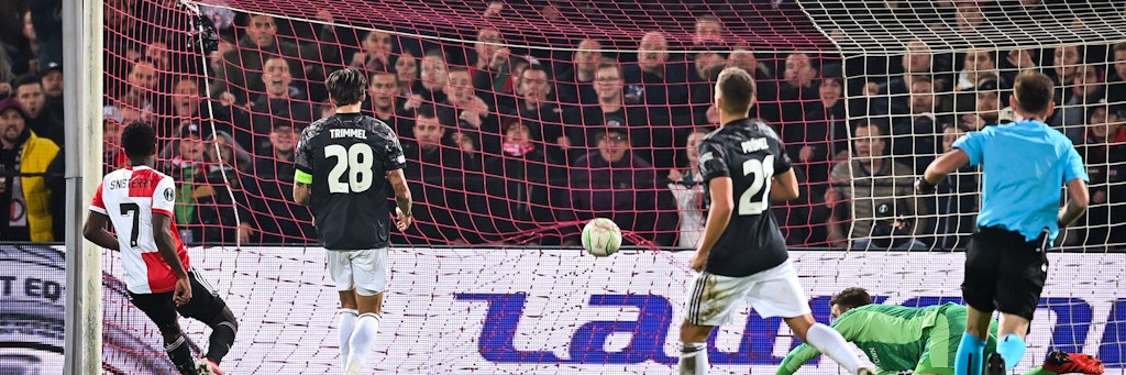 Feyenoords Luis Sinisterra setzt den Schlusspunkt zum 3:1 in Rotterdam gegen den 1. FC Union. 