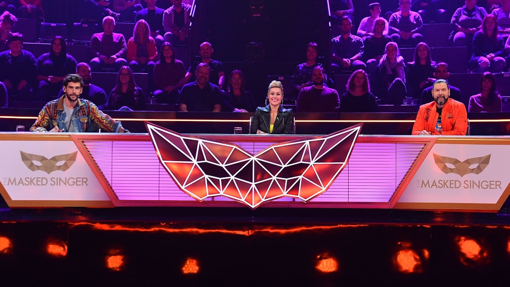 Das Rateteam in der ersten „Masked Singer“-Folge: Alvaro Soler, Ruth Moschner, Rea Garvey.