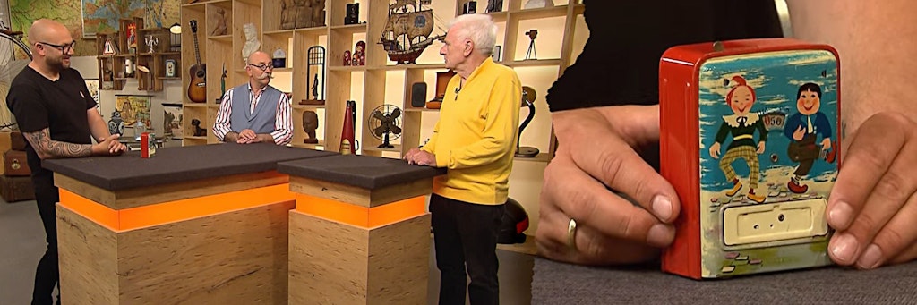 Diese besondere Spardose kam bei „Bares für Rares“ unter den Hammer. Links: Kandidat Stefan Podratz mit Experte Sven Deutschmanek und Moderator Horst Lichter.