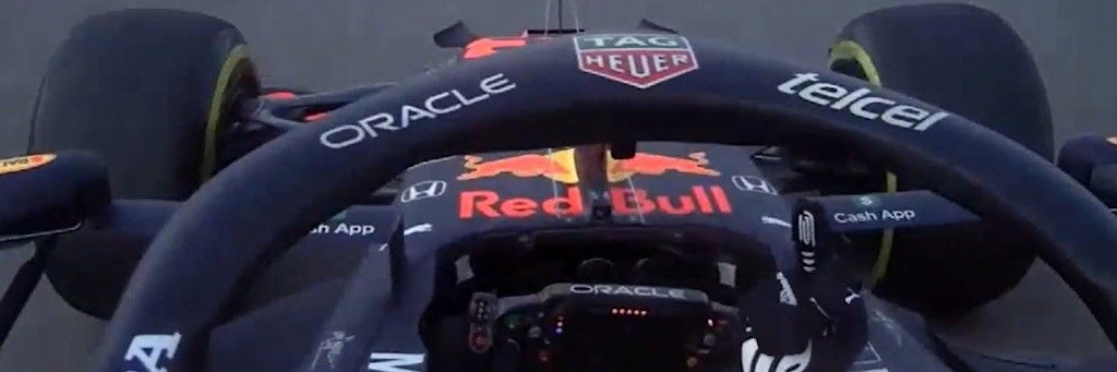 Red-Bull-Pilot Max Verstappen regte sich über Lewis Hamilton auf, zeigte dem WM-Rivalen in Austin in den USA den Stinkefinger. 