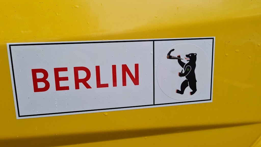 Hier raucht der Bär sogar einen Joint.
