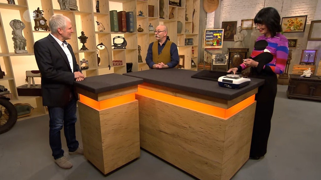 So außer sich vor Begeisterung hat man die „Bares für Rares“-Fachfrau für Schmuck, Dr. Heide Rezepa-Zabel, selten gesehen.
