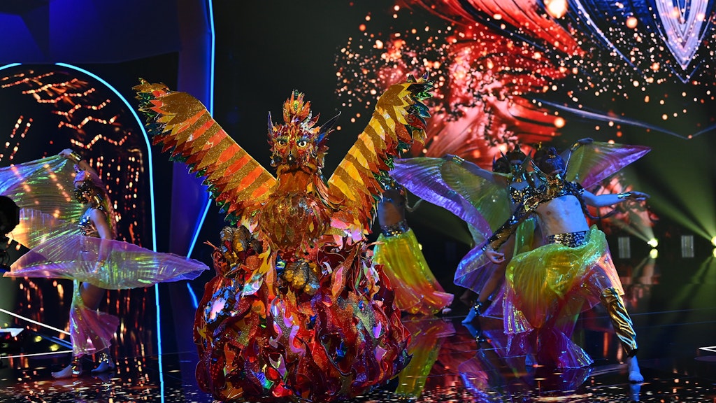 Der Phönix sang in der zweiten „The Masked Singer“-Show den Klassiker „Imagine“ von John Lennon.