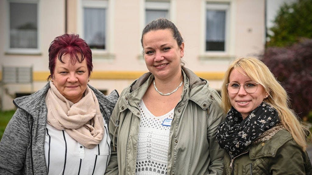 Bärbel Schener, Jenny Neumann und Martina Müller kümmern sich um die Senioren in Wachow.<br><br>