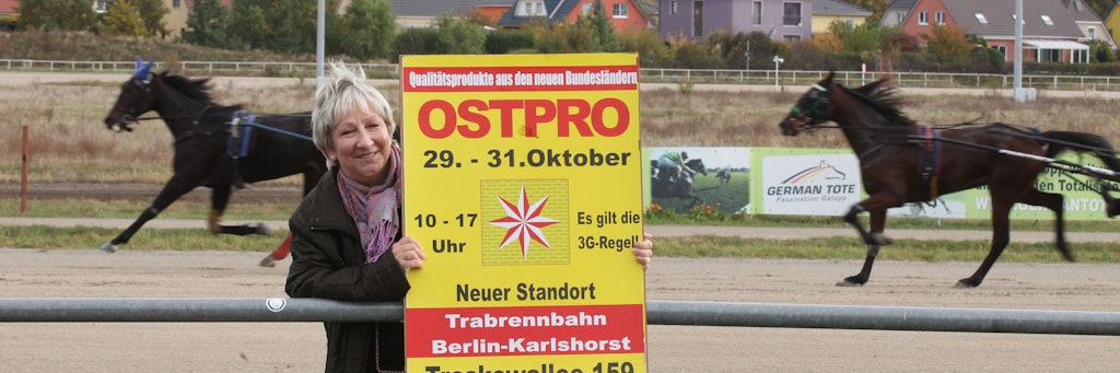 Endlich gibt es wieder die Ostpro. Nach zwei Jahren Corona-Zwangspause startet Messe-Chefin Ramona Oteiza auf der Trabrennbahn Karlshorst neu durch.
