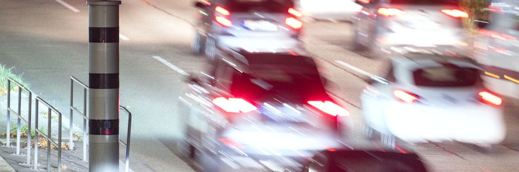 Nach einem langen Streit zwischen Bund und Ländern kommen nun die Änderungen am Bußgeldkatalog. Parkverstöße und Geschwindigkeitsübertretungen werden deutlich teurer.