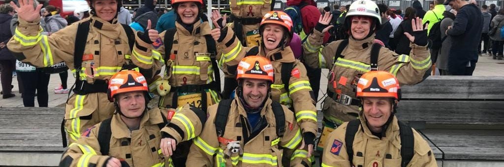 Die mysteriöse Lauftruppe der Haupstadt: Die Firefighters nach ihrem letzten Berliner Airport Night Run am BER. 