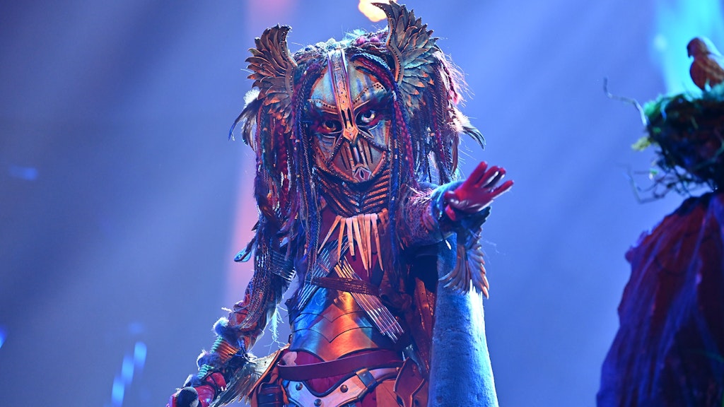 Millionen TV-Zuschauer sind sicher, dass Sängerin Christina Stürmer bei „The Masked Singer“ im Kostüm der Heldin steckt.