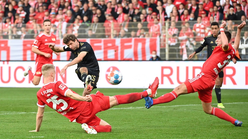 Thomas Müller fand spät die Lücke, traf für den FC Bayern gegen den 1. FC Union zum 2:5-Endstand. 