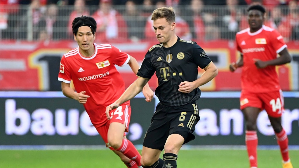 Joshua Kimmich ließ sich von der Impf-Debatte auf dem Platz nichts anmerken, gewann mit dem FC Bayern 5:2 gegen den 1. FC Union. 