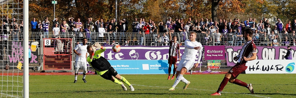 Christian Beck erzielt für den BFC Dynamo das Tor des Tages gegen Tennis Borussia. 