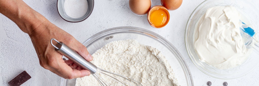 Für einen leckeren Sägespänekuchen braucht es nur einfache Zutaten – so macht Kuchen backen Spaß. 