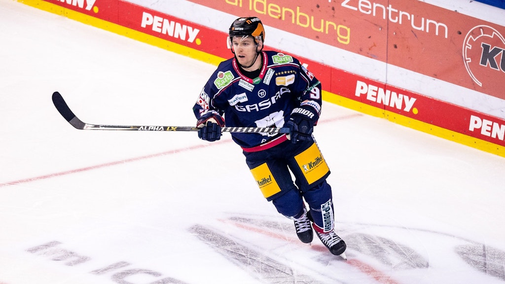 Die Eisbären können am Dienstag gegen Straubing wieder auf Mark Zengerle zählen. 