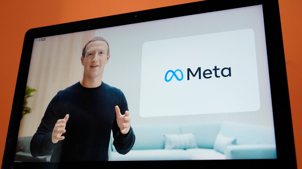 Facebook-Chef Mark Zuckerberg bei der Online-Vorstellung des neuen Firmen-Logo. Er plant die Umgestaltung des Internet-Riesen, der künftig Meta heißen soll. 
