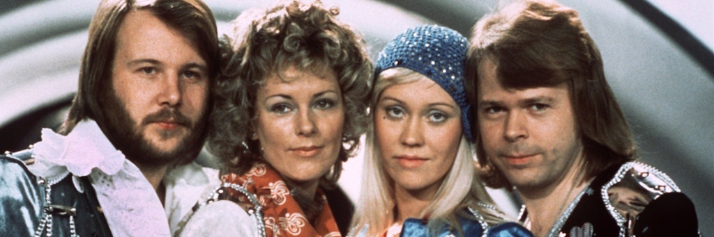 Die Mitglieder der schwedischen Popgruppe Abba, Benny Andersson, Anna-Frid Lyngstad, Agnetha Fältskog und Björn Ulvaeus (v. l.), beim Grand Prix d’Eurovision de la Chanson