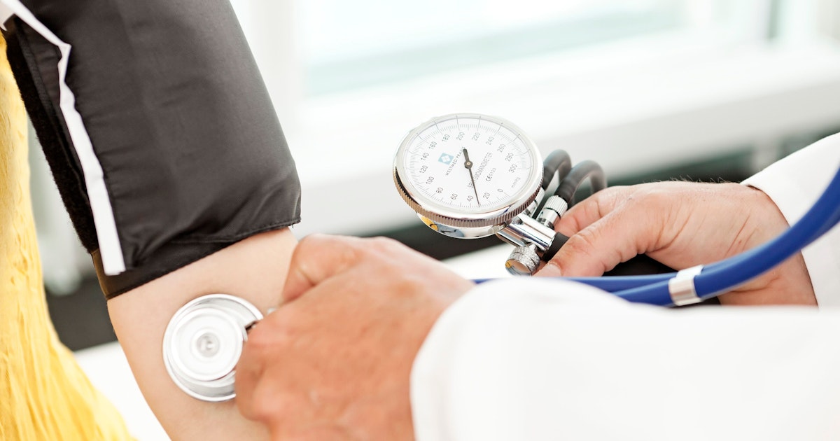 Bluthochdruck: Ab wann wird’s gefährlich? Wie bringt man den Bluthochdruck wieder runter? Was ...