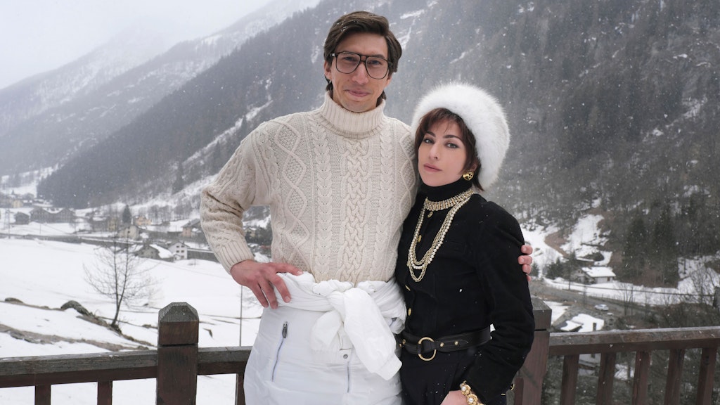 Lady Gaga (Patrizia Reggiana) und Adam Driver (Maurizio Gucci) in einer Szene des Kinofilms „House of Gucci“
