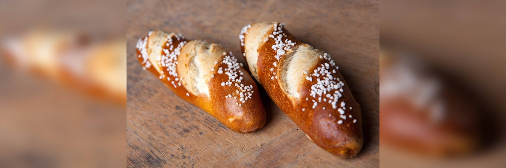 Laugenstangen sind ein leckeres Gebäck. Mit diesem Rezept können Sie sie ganz einfach selber machen.