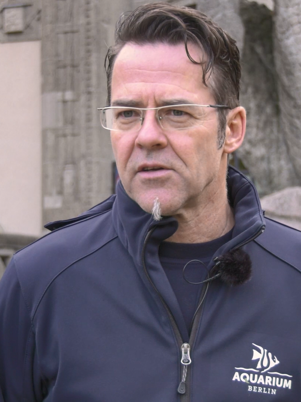 Marco Hasselmann ist Revierleiter im Berliner Aquarium.