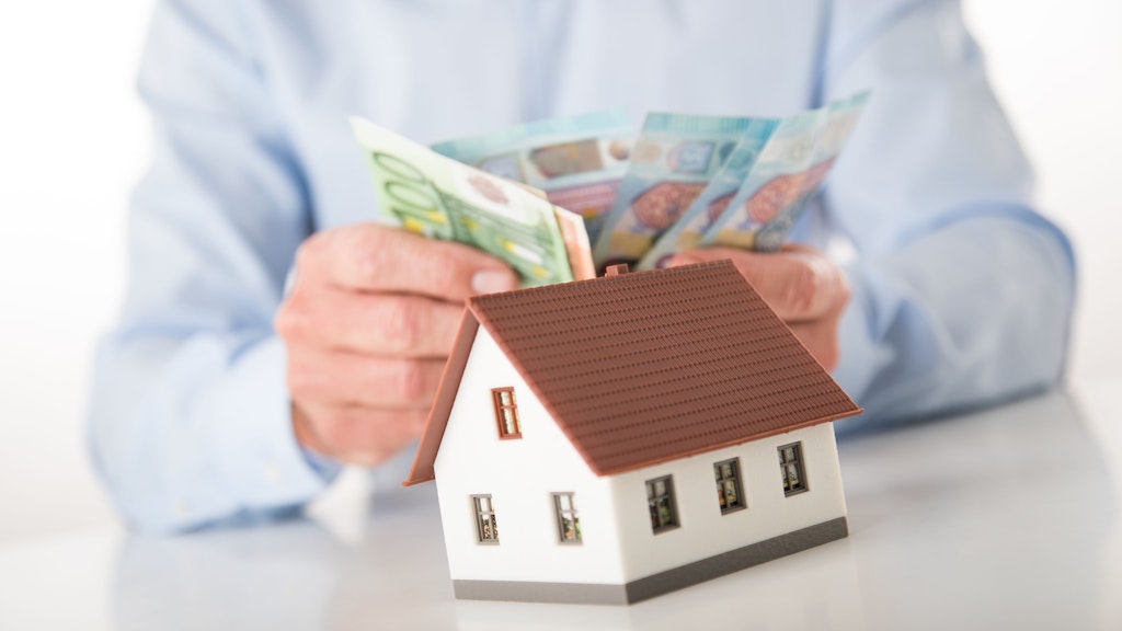 Geld haben und Geld gezielt investieren: So ermöglicht man sich einen früheren Eintritt in die Rente.
