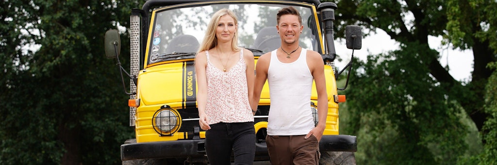 „Bauer sucht Frau“-Ackerbauer Peter und seine Kerstin kommen sich in der Hofwoche näher.