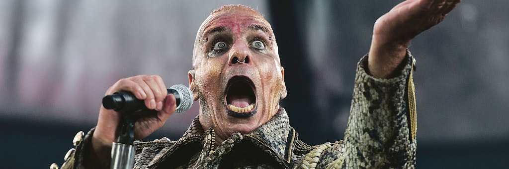 Till Lindemann ist der Frontmann von Rammstein.