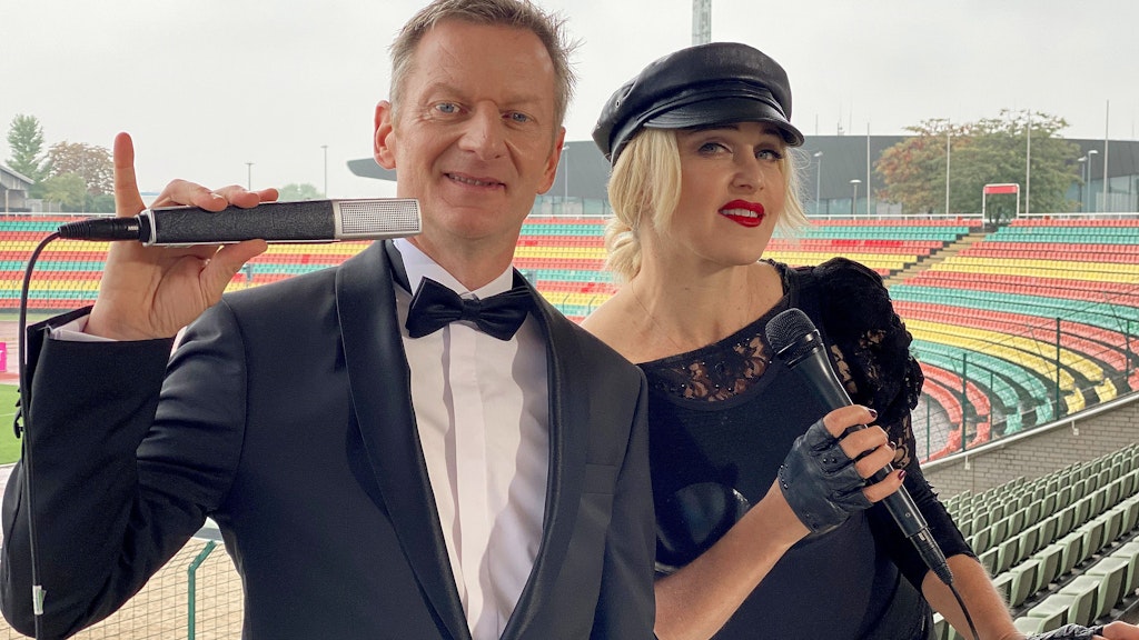Michael Kessler mit Madonna-Double im Jahnstadion.