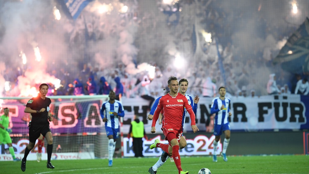 2019 sorgten die Ultras durch das Abrennen von Pyrotechnik und das Abschießen von Leuchtraketen für eine Spielunterbrechung. 
