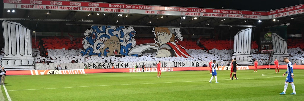 2019 fand das Derby zwischen Union und Hertha vor ausverkauftem Haus statt und bot eine beeindruckende Kulisse.