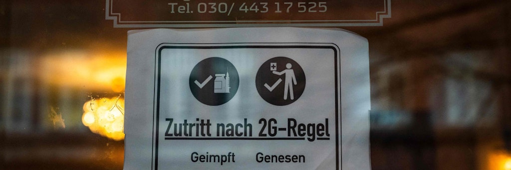 Viele Berliner Gastronomen halten sich jetzt an die neue 2G-Corona-Regel.