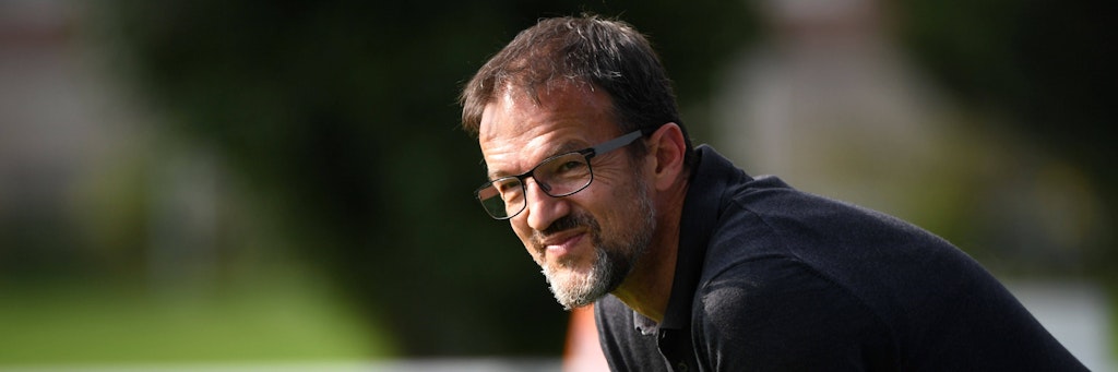 Hertha-Sportchef Fredi Bobic (50) ist mit der Entwicklung seit Sommer zufrieden, sieht aber auch noch viel Arbeit vor sich.
