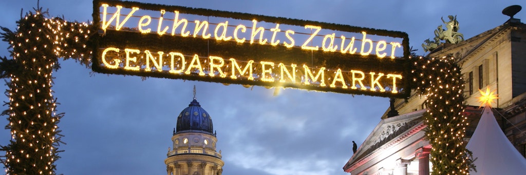 Der Weihnachtsmarkt am Gendarmenmarkt - hier gilt die 2G-Regel für alle Besucher.