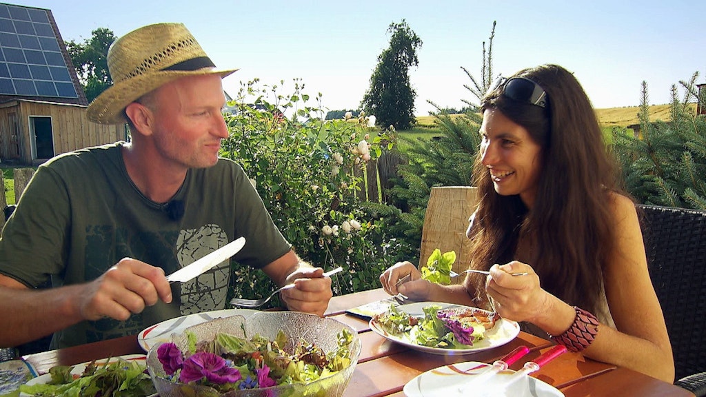 Machen zusammen Abendbrot und sprechen dabei auch über Gefühle: Andrea und Hubert bei "Bauer sucht Frau".