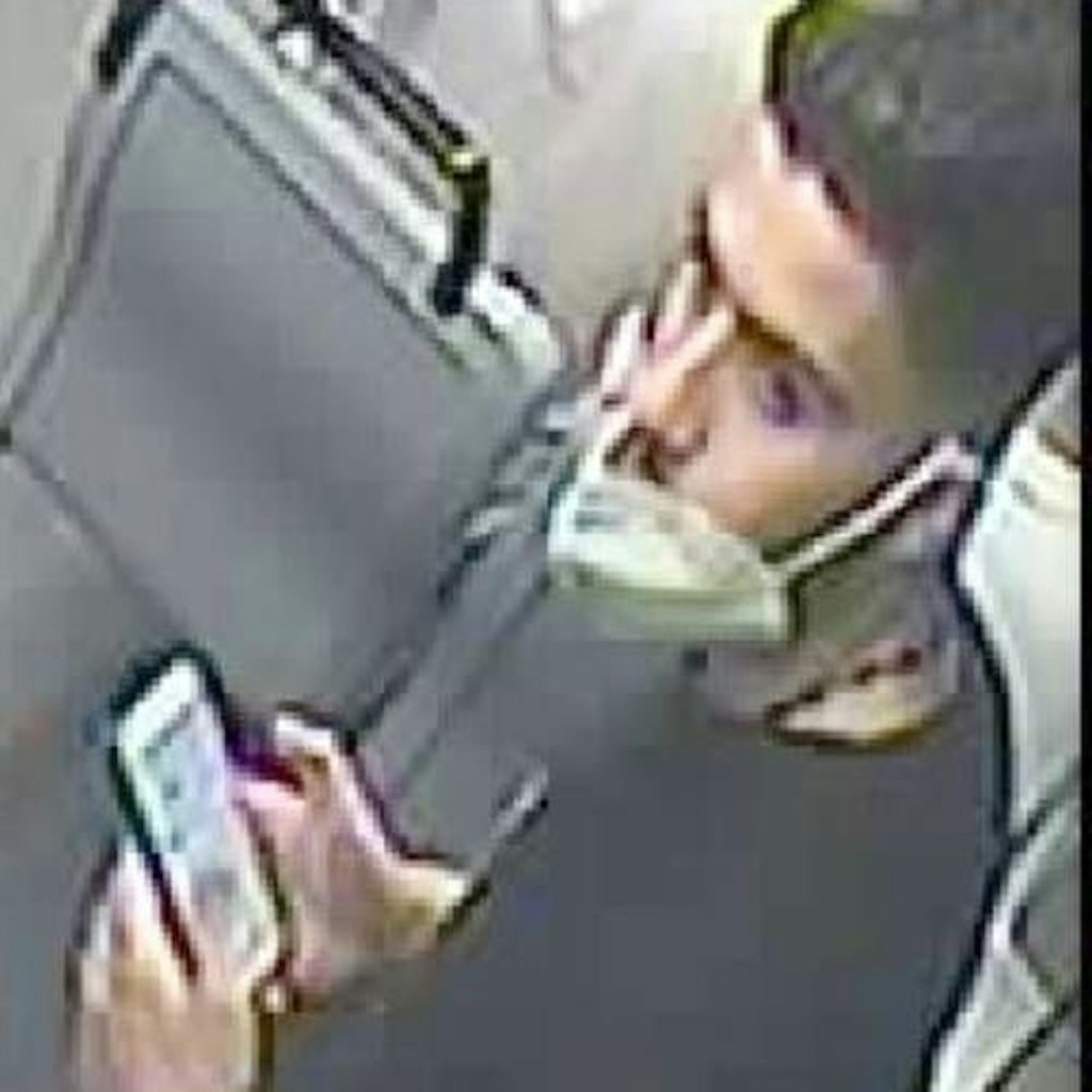 Sexueller Übergriff in Potsdam: Ein weiteres Foto des mutmaßlichen Täters aus der Bahn.