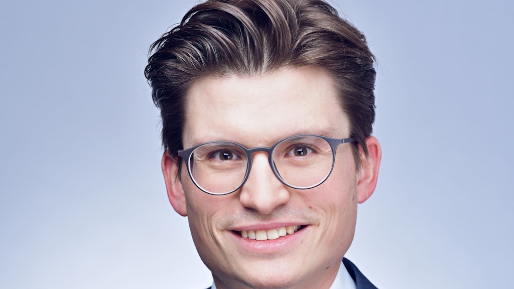 Dr. med. Kevin Schulte ist Oberarzt und stellvertretender Klinikdirektor des Universitätsklinikums Schleswig-Holstein. Er leitet in Kiel die Abteilung Innere Medizin mit den Schwerpunkten Nieren- und Hochdruckkrankheiten.