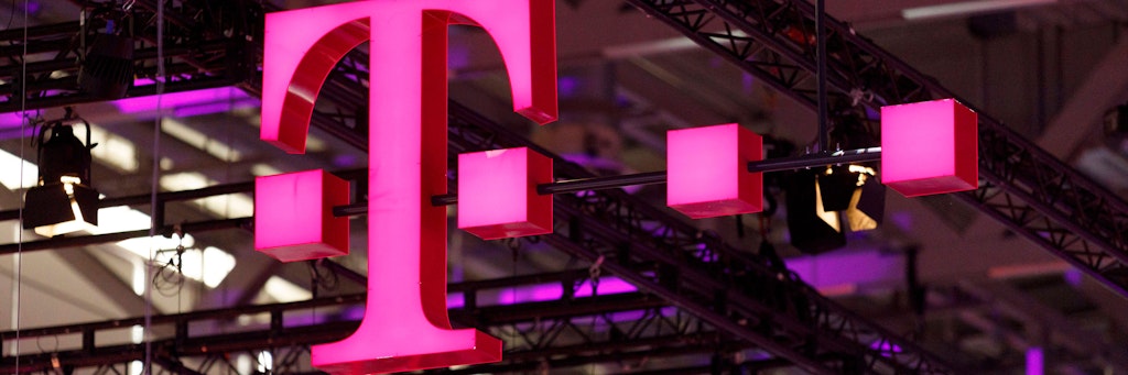 Das magentafarbene T der Telekom trieb vielen Anlegern die Zornesröte ins Gesicht.