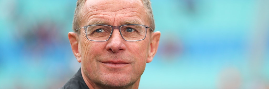 Ralf Rangnick ist mal wieder gefragt. Er soll bei ManU der Nachfolger des entlassenen Trainers Solskjaer werden.