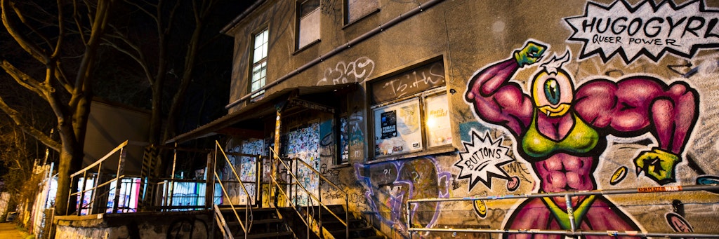 Der leere Eingang des Techno-Clubs About Blank am Ostkreuz, hier im April 2020.