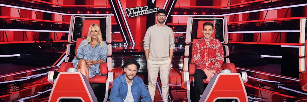 Die Coaches der Castingshow „The Voice of Germany“ Sarah Connor, Johannes Oerding, Mark Forster und Nico Santos (von links nach rechts)
