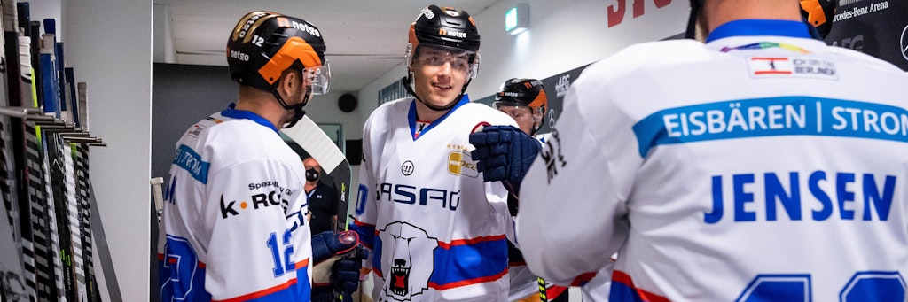 Sturm-Talent Bennet Roßmy (M.) ist bereit für neue Taten mit den Eisbären. 