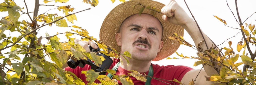 Übern Gartenzaun meckern und Kiez-Sheriff spielen. Seien Sie nachsichtig mit Meckerköppen. 
