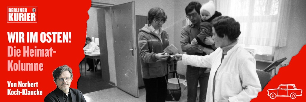 Eltern kommen mit ihrem Kind in eine Arztpraxis zur Schluckimpfung gegen Kinderlähmung, die in der DDR Pflicht war.