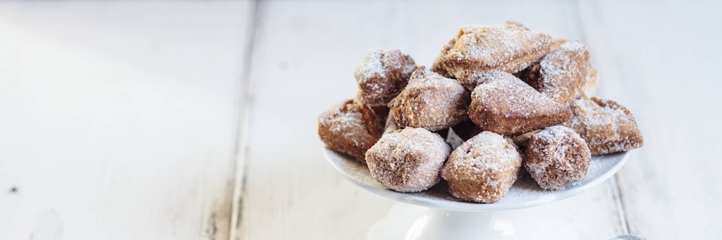 Selbst gemachte Mutzen sind mindestens genauso lecker wie auf dem Weihnachtsmarkt und holen uns die besinnliche Stimmung nach Hause.