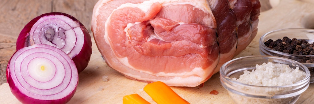 Ein leckerer Schweinerollbraten ist ein richtiges Festessen.