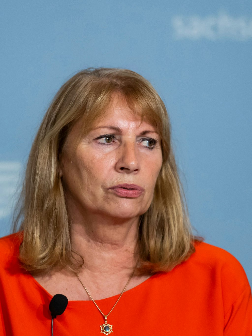Sachsens Gesundheitsministerin Petra Köpping (SPD) ist empört über den Fackel-Aufzug vor ihrem Haus.